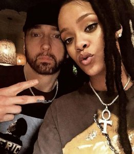 ​传闻Rihanna要和Eminem 发行联合专辑