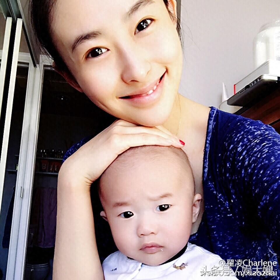 兽兽翟凌晒一家三口照,老公帅气孩子呆萌,现在的她很幸福