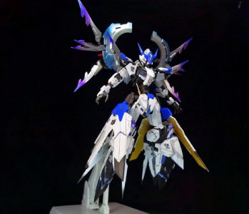 ​涅槃形态巴巴托斯高达模型