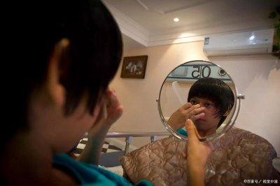 ​上身女性下身男性？这名罕见的双性人，躲避世俗恶意只能隐居深山