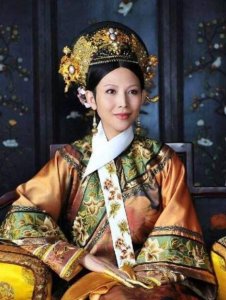 ​摊上赌鬼母亲，沦为“情妇”6年的蔡少芬:知足，幸福很简单