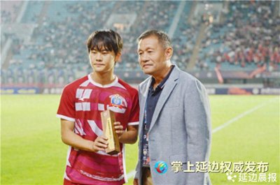 ​延边龙鼎小将李世斌荣获“中甲联赛 8月最佳青年球员”奖项
