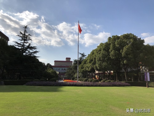 上海财经大学校园风光,走进深秋的校园,实在太美了