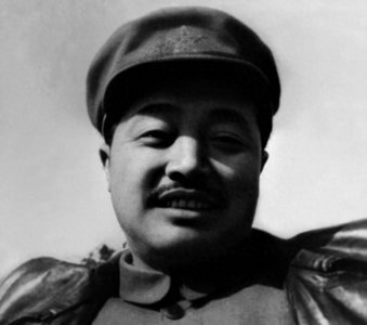 ​徐海东功勋卓著，他有83位亲属为国牺牲，让大女儿回乡种地