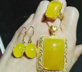 ​玉髓是玉吗-玉髓和翡翠的区别（玉髓和翡翠的区别）