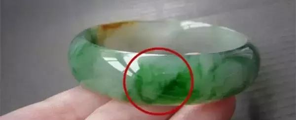 玉髓是玉吗-玉髓和翡翠的区别（玉髓和翡翠的区别）