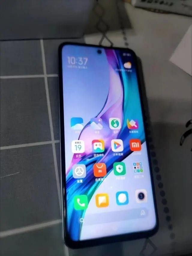 性价比高的两千元手机推荐（两千元手机性价比之王）