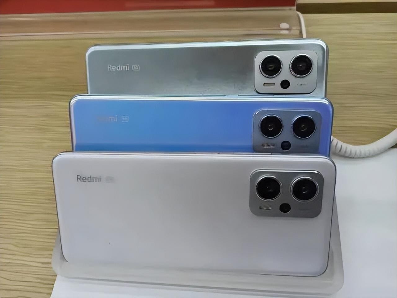 性价比高的两千元手机推荐（两千元手机性价比之王）