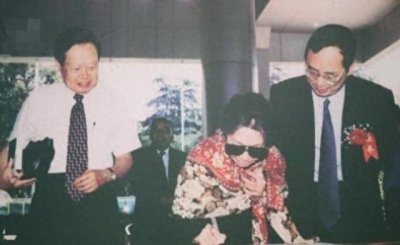 ​杨振宁原配杜致礼：出身名门的顶级名媛，继子们感谢翁帆的付出