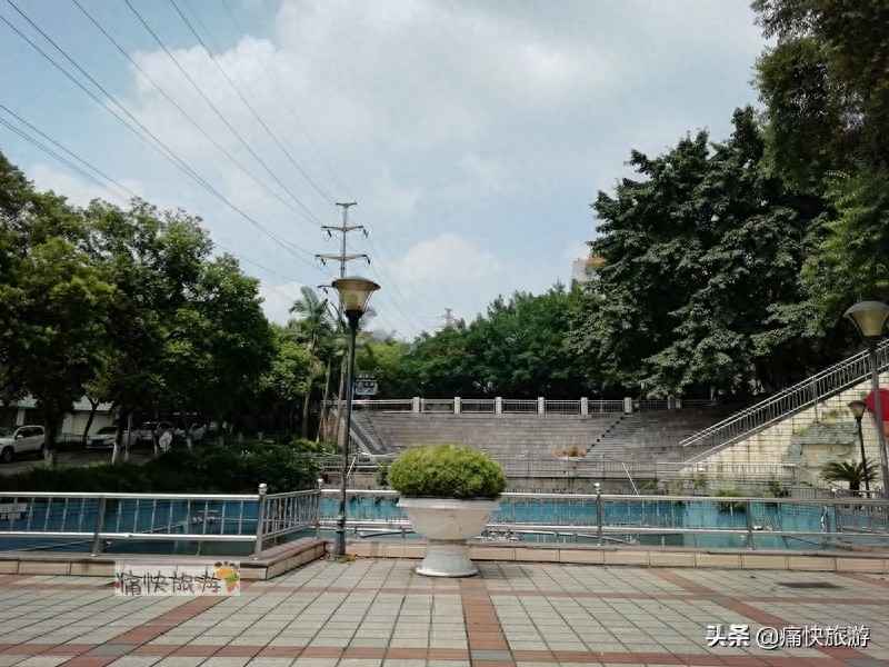 营盘山的另一个名字——自贡师专