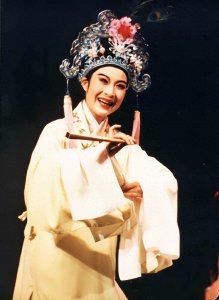 ​越剧名家方雪雯：离婚后远赴美国，欺骗恩师范瑞娟有愧疚