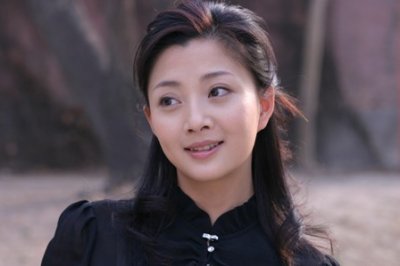 殷桃的坎坷情史:深陷包养门的同时,还被搅进两男三女的爱恨纠葛