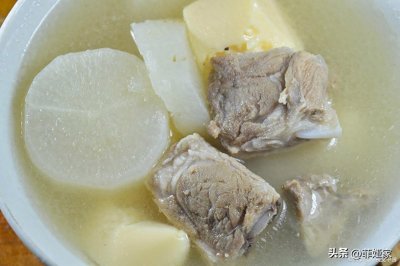 白萝卜骨头汤,冬季温补佳肴!