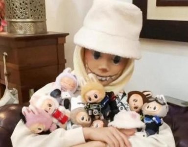 ​女子扮演精灵想给惊喜却吓坏了母亲 网友：吓死个人！