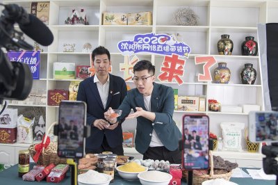 ​一天赚一套房的薇娅，传来新消息，网友：不可能接受