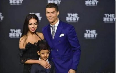 C罗与乔治娜的旷世爱恋,不正是现实版王子与灰姑娘的童话故事吗