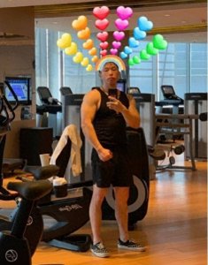 他因脸上有麻子被赐名烧饼,13岁德云社出道,今变肌肉男娶娇妻