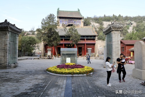 浚县大伾山天宁寺,最出名的就是北方最大的大伾山大佛