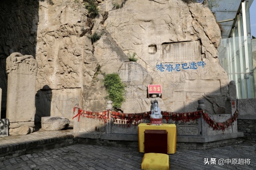 浚县大伾山天宁寺,最出名的就是北方最大的大伾山大佛