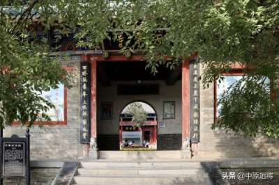 ​浚县大伾山天宁寺，最出名的就是北方最大的大伾山大佛