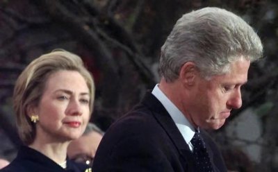 ​克林顿丑闻背后的希拉里：权力婚姻的裂痕与代价