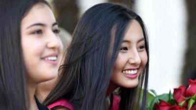 ​为什么中国人一眼，就能识别出ABC（美国出生的华裔）？