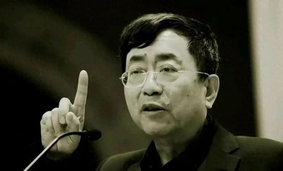 ​1992年余秋雨抛弃糟糠之妻，转头和小三结婚，被前妻李红骂伪君子