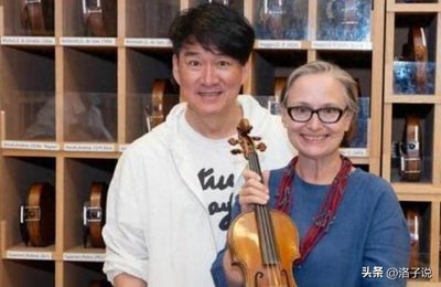 ​周华健与康粹兰：风雨同舟，爱情依旧动人