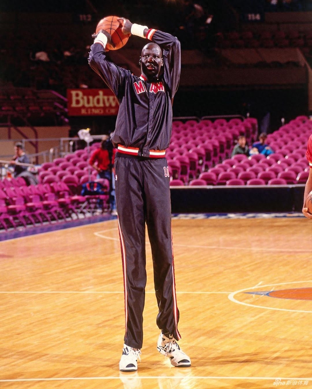 马努特-波尔 - 身高2米31