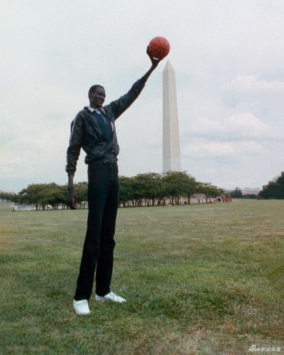 马努特-波尔 - 身高2米31