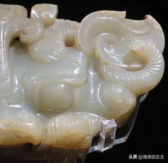 汉代玉璧 龙形玉佩的解析图