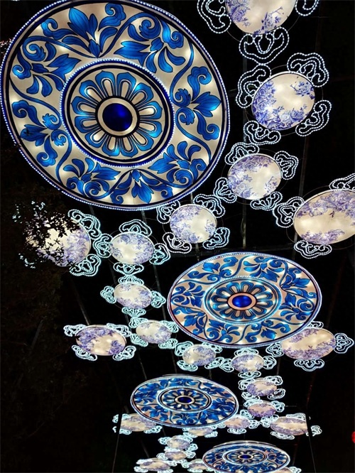 自贡灯会今日开幕，一起约起看灯会吧