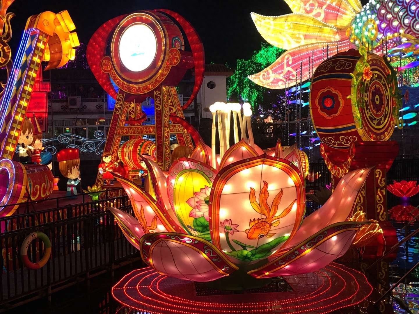 自贡灯会今日开幕，一起约起看灯会吧