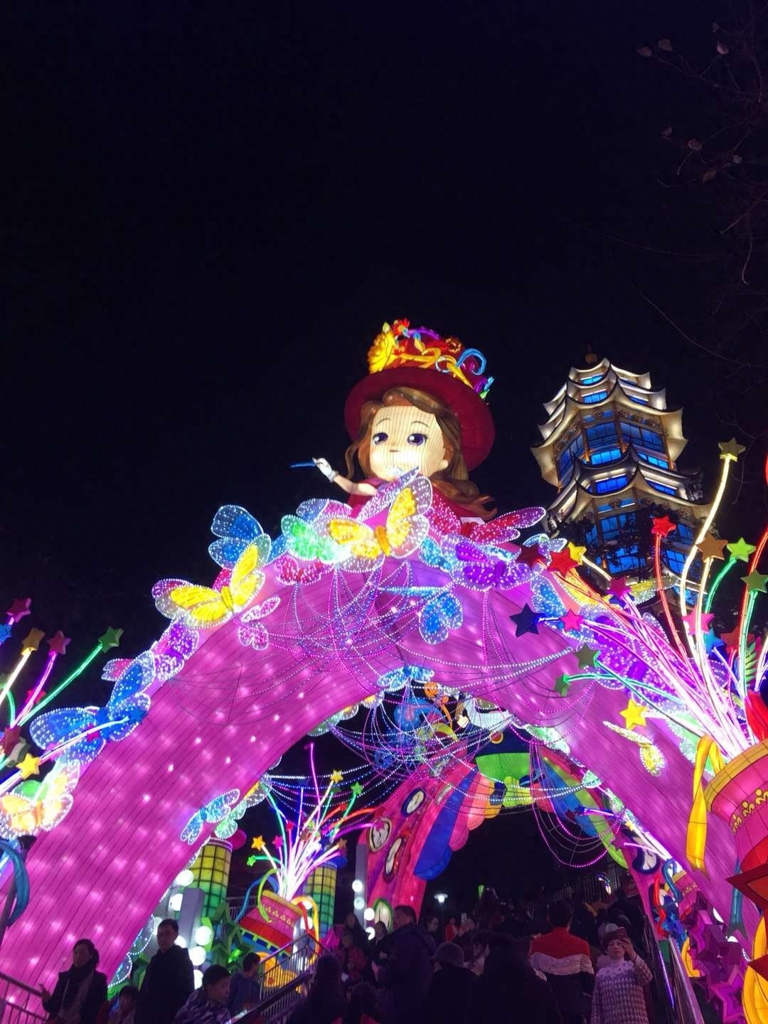 自贡灯会今日开幕，一起约起看灯会吧