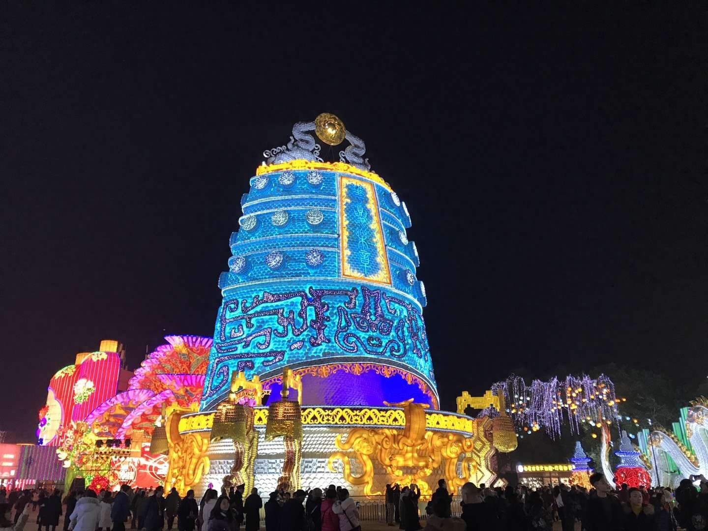 自贡灯会今日开幕，一起约起看灯会吧