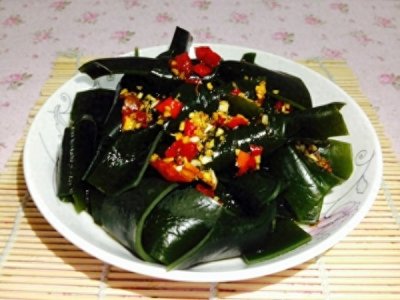 酸辣凉拌海带结,有些脆,有些酸,有些辣,教你一招,轻松做出
