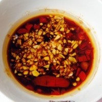 酸辣凉拌海带结,有些脆,有些酸,有些辣,教你一招,轻松做出