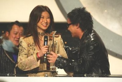 ​怀念往日情 疗伤情歌 叶倩文《伤逝》带你重回燃情岁月