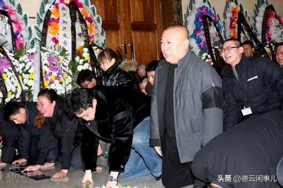 ​德云社全体跪送张文顺，郭德纲泪洒灵堂哭成泪人：我看谁死得过他