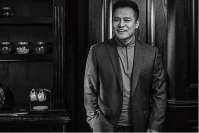 肖茵主演的电视剧叫什么(演员黑子与肖茵互动亲密)