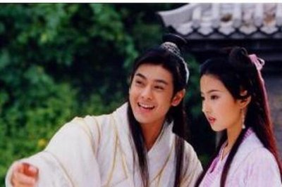 《天龙八部》中大理国王子段誉,完美的人设背后却是悲情的人生