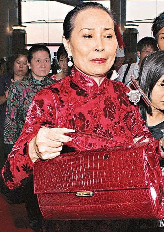 赌王何鸿燊的四任妻子，还是已去世的原配最漂亮