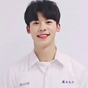 ​《想见你》女主柯佳嬿18岁结婚，撩遍台湾众男神，被封爱情剧女王