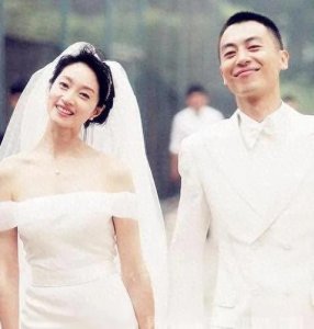 ​沈佳妮：娱乐圈中的静谧诗篇