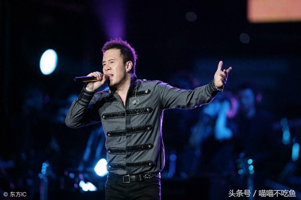 “一年开32场演唱会”的杨坤，现在怎样了？网友：无所谓！