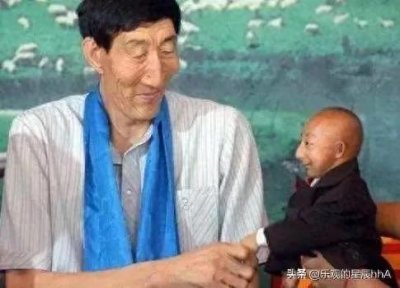 ​＂鲍喜顺：从巨人到家庭的力量，挑战与希望并存的人生＂