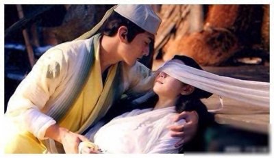 难怪尹志平死后小龙女那么伤心,你看她遭夜袭那夜,表情有多享受