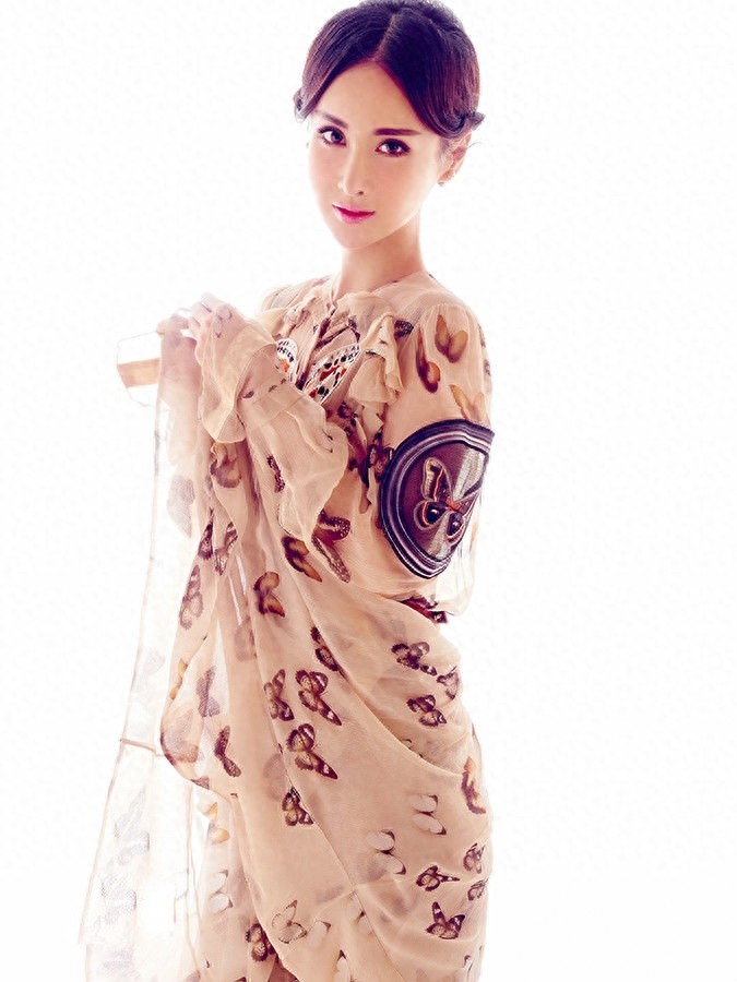 “氧气美女”王若心凭《致青春》和《寂寞空庭春欲晚》人气直升