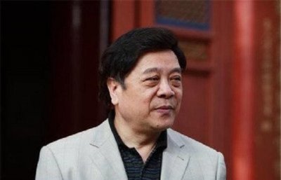 ​2006年，饶颖曝出赵忠祥丑闻，一代名嘴“晚节不保”