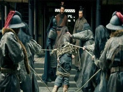 ​为何刘备在白门楼，要提醒曹操除掉吕布？两人有什么矛盾？